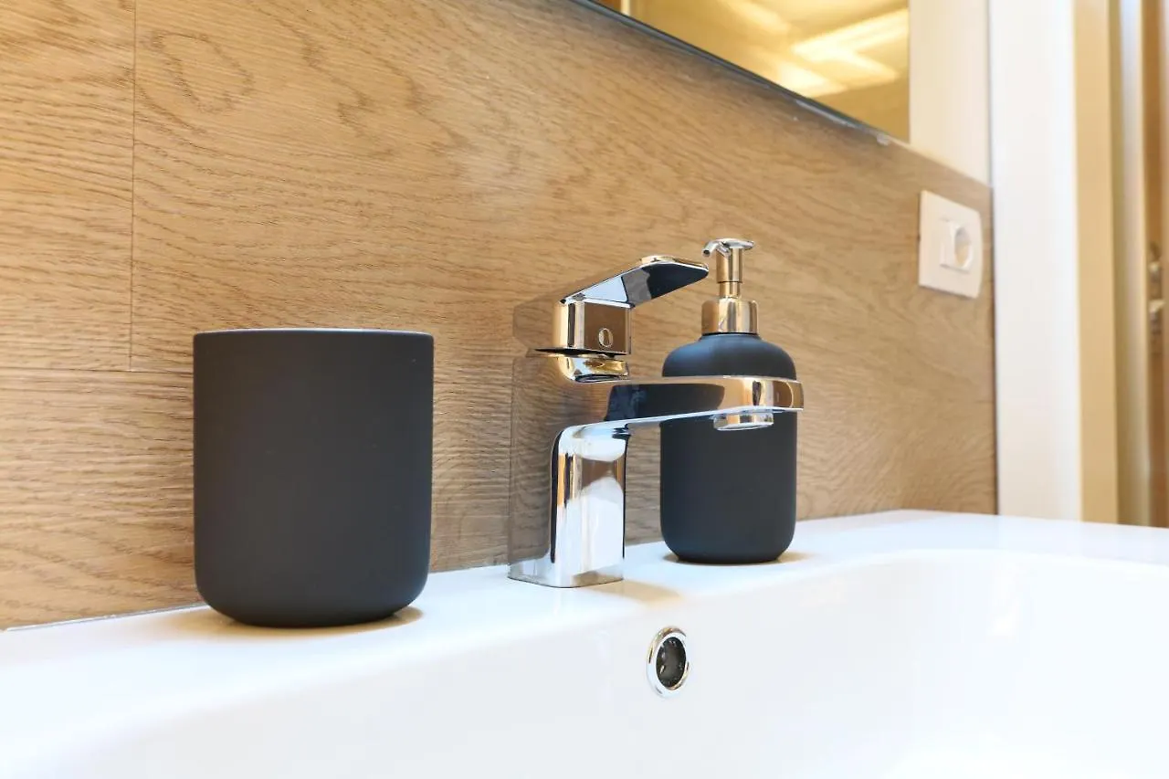 Appartamento Primopiano - Aragona Flats Milano Italia
