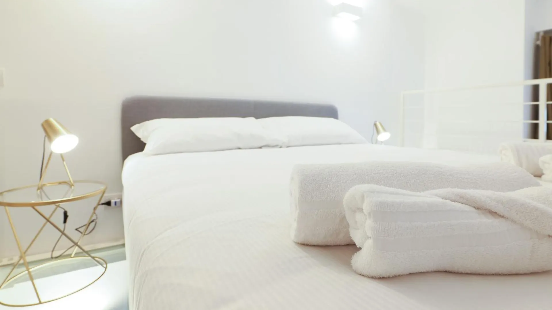 Appartamento Primopiano - Aragona Flats Milano